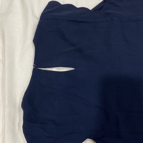 41 Hawthorn  Tops - Picture 6 of 9